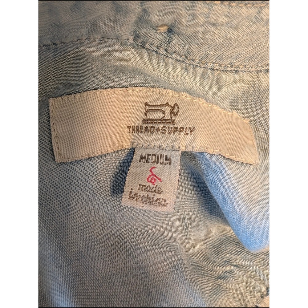 Thread & Supply Light Wash Lyocell Chambray Shirt Dress Frayed Hem Size Medium - Picture 13 of 15